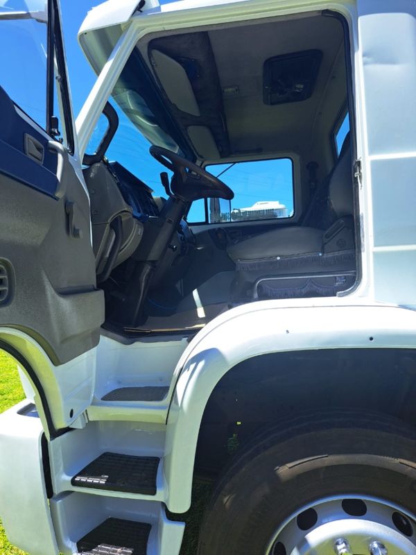 Volkswagen 24220 VW 24-220 Worker T 3-Eixos 2011/2012 CAMINHÕES & CAMIONETAS PASSO FUNDO / Carros no Vale Volkswagen 24220 VW 24-220 Worker T 3-Eixos 2011/2012 CAMINHÕES & CAMIONETAS PASSO FUNDO / Carros no Vale