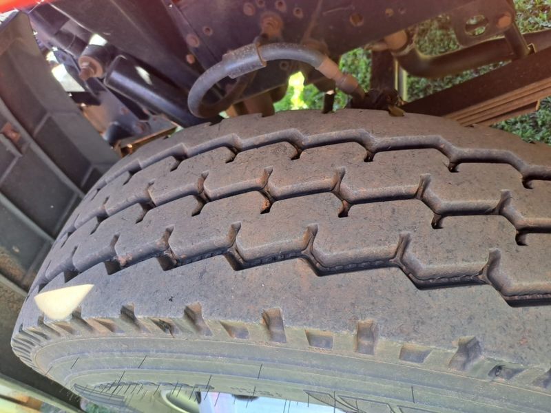 Volkswagen 24220 VW 24-220 Worker T 3-Eixos 2010/2011 CAMINHÕES & CAMIONETAS PASSO FUNDO / Carros no Vale