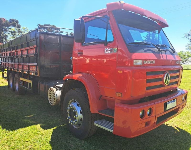 Volkswagen 24220 VW 24-220 Worker T 3-Eixos 2010/2011 CAMINHÕES & CAMIONETAS PASSO FUNDO / Carros no Vale
