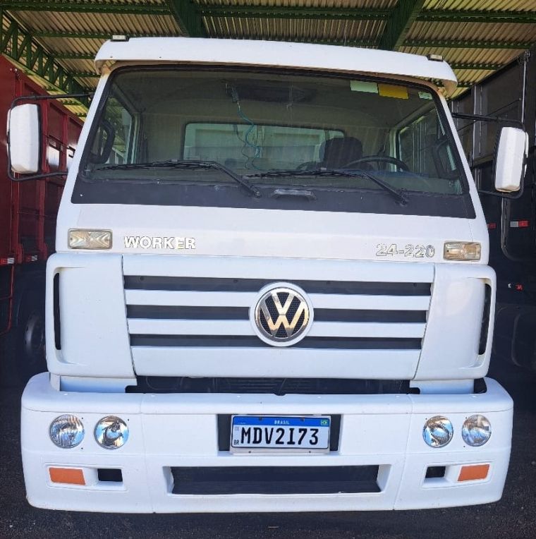Volkswagen 24220 VW 24-220 Worker T 3-Eixos 2007/2007 CAMINHÕES & CAMIONETAS PASSO FUNDO / Carros no Vale Volkswagen 24220 VW 24-220 Worker T 3-Eixos 2007/2007 CAMINHÕES & CAMIONETAS PASSO FUNDO / Carros no Vale