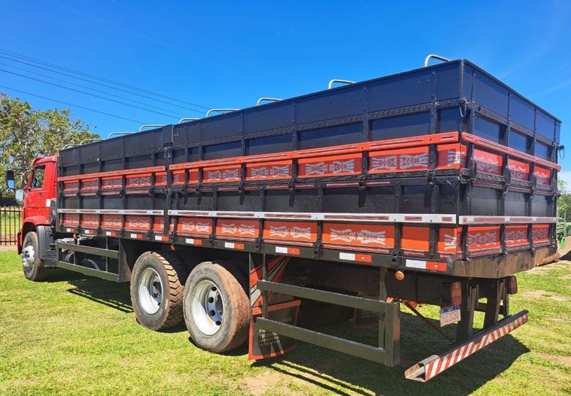 Volkswagen 24220 VW 24-220 Worker T 3-Eixos 2010/2011 CAMINHÕES & CAMIONETAS PASSO FUNDO / Carros no Vale