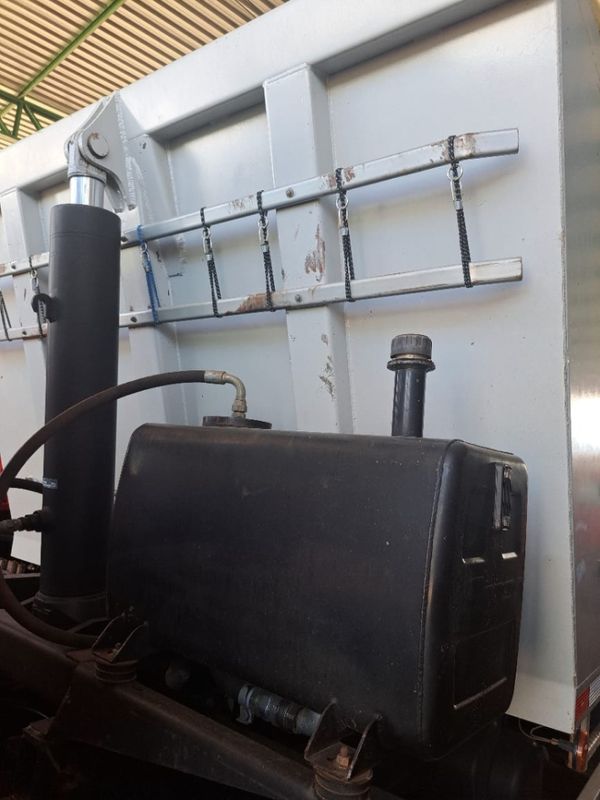 Volkswagen 24220 VW 24-220 Worker T 3-Eixos 2007/2007 CAMINHÕES & CAMIONETAS PASSO FUNDO / Carros no Vale Volkswagen 24220 VW 24-220 Worker T 3-Eixos 2007/2007 CAMINHÕES & CAMIONETAS PASSO FUNDO / Carros no Vale