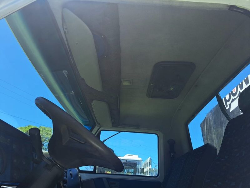 Volkswagen 24220 VW 24-220 Worker T 3-Eixos 2011/2012 CAMINHÕES & CAMIONETAS PASSO FUNDO / Carros no Vale Volkswagen 24220 VW 24-220 Worker T 3-Eixos 2011/2012 CAMINHÕES & CAMIONETAS PASSO FUNDO / Carros no Vale