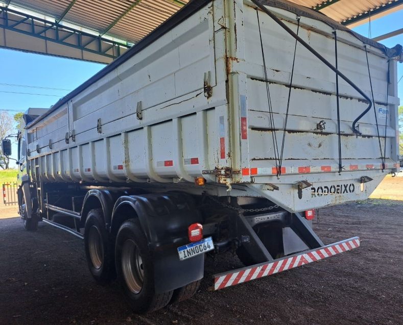 Volkswagen 24250 24-250 E Constellation 3-Eixos 2006/2007 CAMINHÕES & CAMIONETAS PASSO FUNDO / Carros no Vale