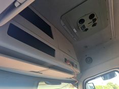 Volkswagen 24250 24-250 E Constellation 3-Eixos 2006/2007 CAMINHÕES & CAMIONETAS PASSO FUNDO / Carros no Vale