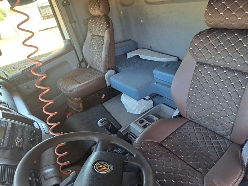 Volkswagen 24250 24-250 E Constellation 3-Eixos 2006/2007 CAMINHÕES & CAMIONETAS PASSO FUNDO / Carros no Vale