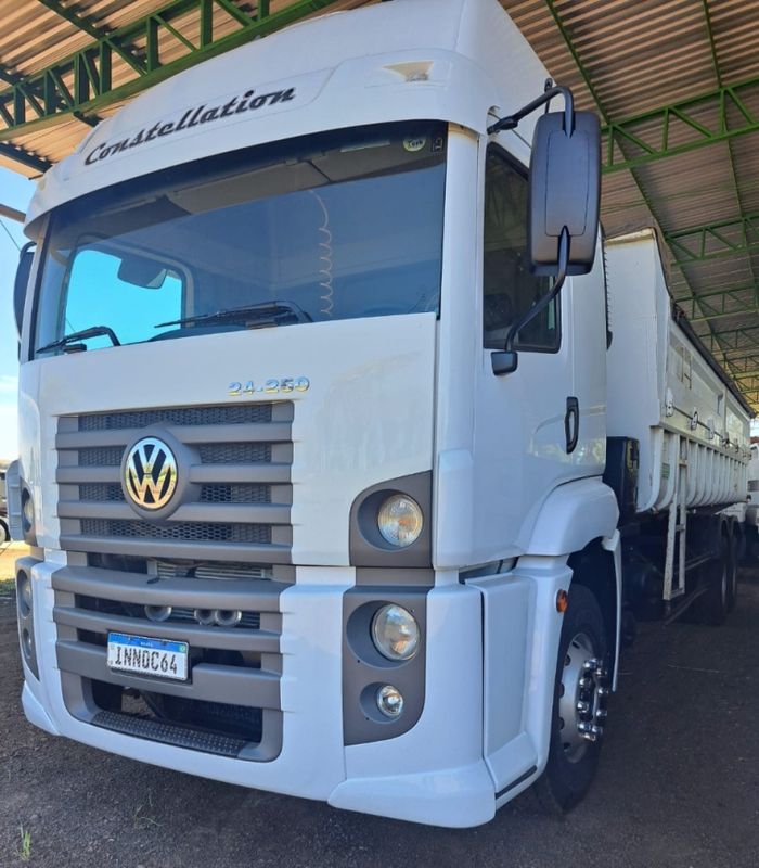 Volkswagen 24250 24-250 E Constellation 3-Eixos 2006/2007 CAMINHÕES & CAMIONETAS PASSO FUNDO / Carros no Vale