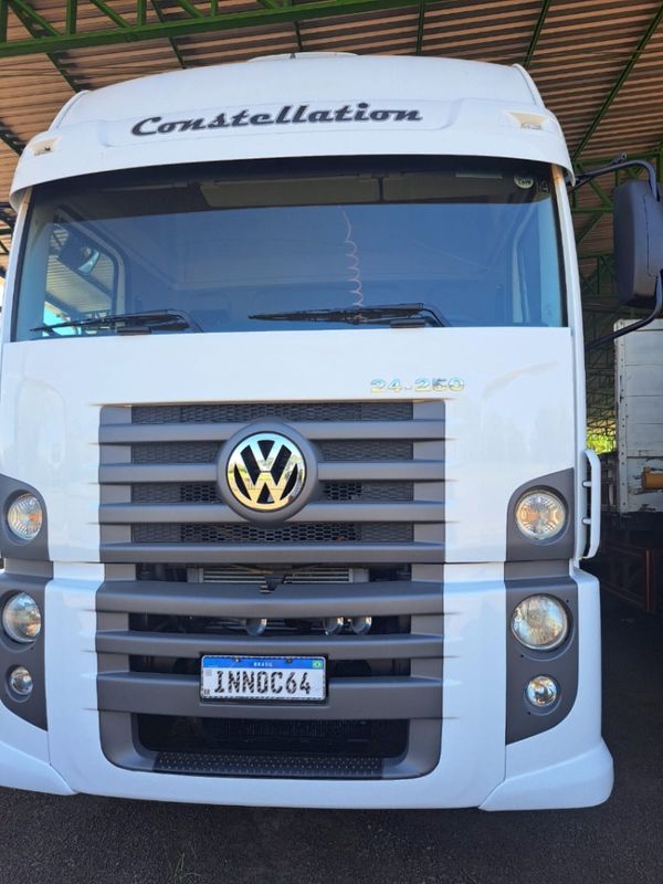 Volkswagen 24250 24-250 E Constellation 3-Eixos 2006/2007 CAMINHÕES & CAMIONETAS PASSO FUNDO / Carros no Vale