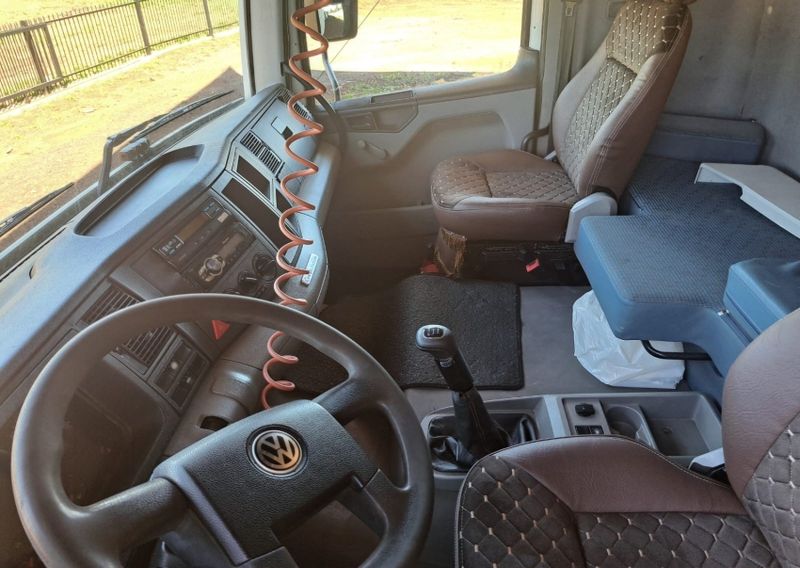 Volkswagen 24250 24-250 E Constellation 3-Eixos 2006/2007 CAMINHÕES & CAMIONETAS PASSO FUNDO / Carros no Vale