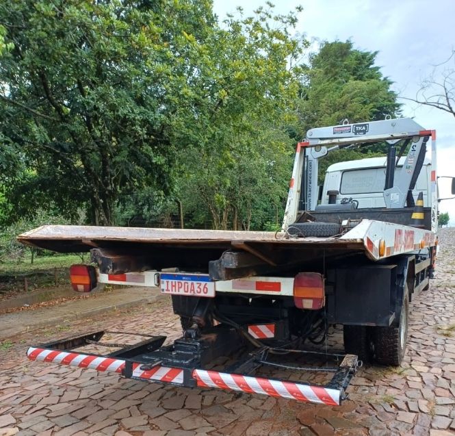 Volkswagen 7110 VW 7110 Munck Plataforma 1990/1990 CAMINHÕES & CAMIONETAS PASSO FUNDO / Carros no Vale