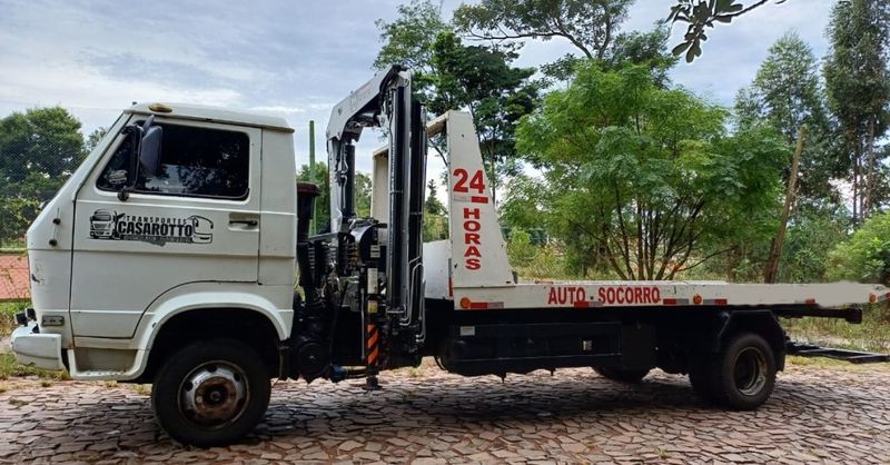 Volkswagen 7110 VW 7110 Munck Plataforma 1990/1990 CAMINHÕES & CAMIONETAS PASSO FUNDO / Carros no Vale