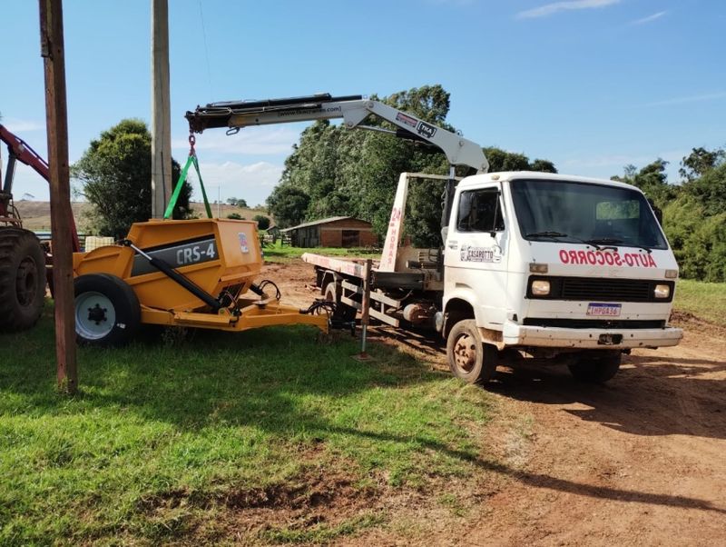 Volkswagen 7110 VW 7110 Munck Plataforma 1990/1990 CAMINHÕES & CAMIONETAS PASSO FUNDO / Carros no Vale
