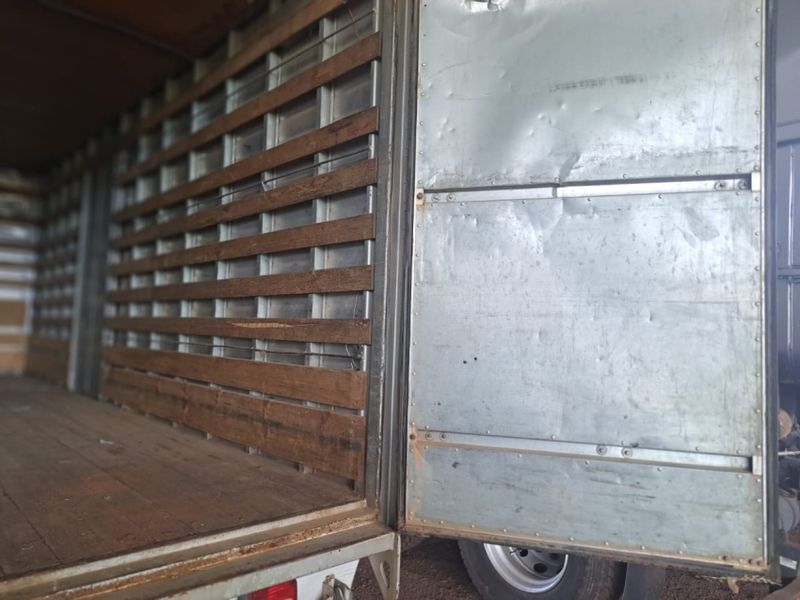 Volkswagen 8-160 VW 8-160 E Delivery 2p Chassi 2017/2018 CAMINHÕES & CAMIONETAS PASSO FUNDO / Carros no Vale