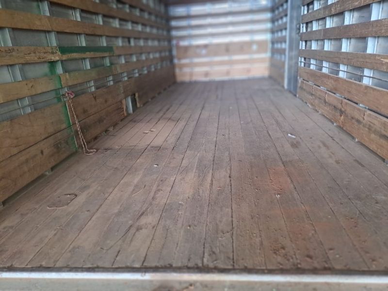 Volkswagen 8-160 VW 8-160 E Delivery 2p Chassi 2017/2018 CAMINHÕES & CAMIONETAS PASSO FUNDO / Carros no Vale