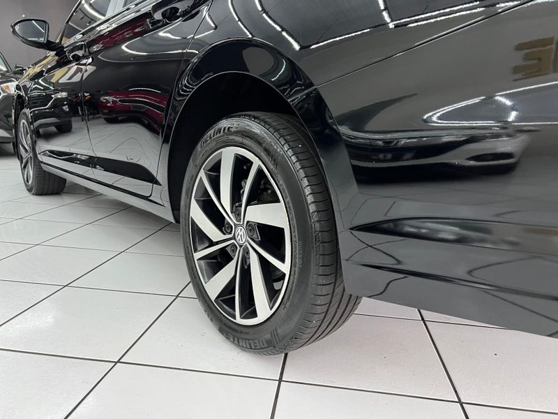 Volkswagen JETTA 1.4 250 TSI TOTAL FLEX TIPTRONIC 2018/2019 CAMINHÕES & CAMIONETAS PASSO FUNDO / Carros no Vale
