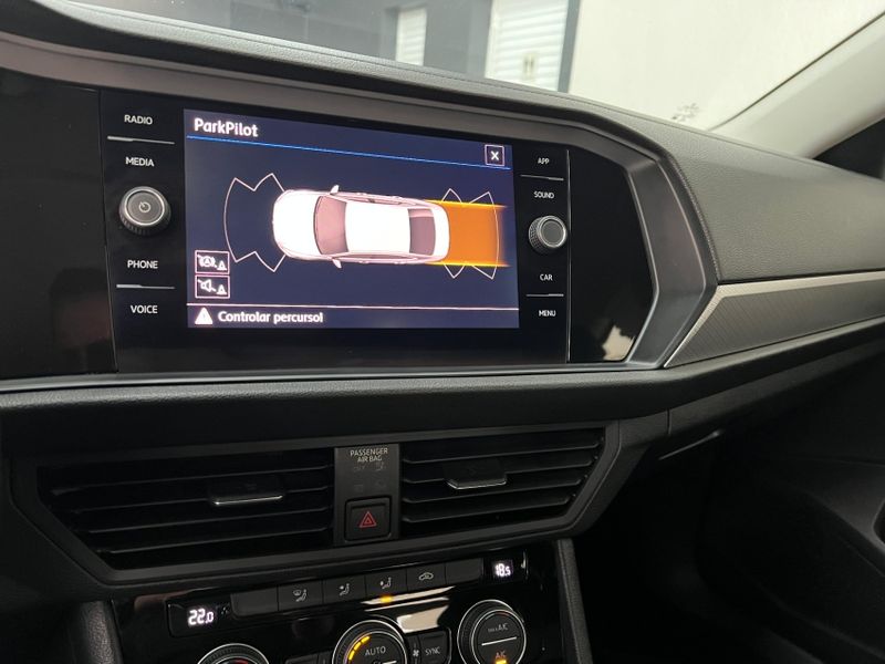 Volkswagen JETTA 1.4 250 TSI TOTAL FLEX TIPTRONIC 2018/2019 CAMINHÕES & CAMIONETAS PASSO FUNDO / Carros no Vale