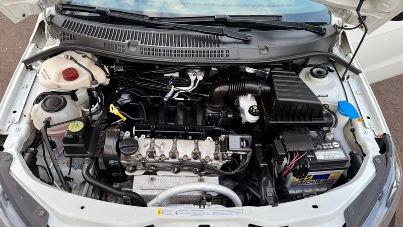 Volkswagen SAVEIRO 1.6 MSI ROBUST CS 8V FLEX 2P MANUAL 2021/2022 CAMINHÕES & CAMIONETAS PASSO FUNDO / Carros no Vale