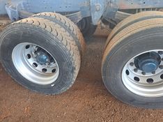 Volvo VM 270 6×2 2p Chassi 2013/2013 CAMINHÕES & CAMIONETAS PASSO FUNDO / Carros no Vale