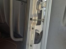 Volvo VM 270 6×2 2p Chassi 2013/2013 CAMINHÕES & CAMIONETAS PASSO FUNDO / Carros no Vale