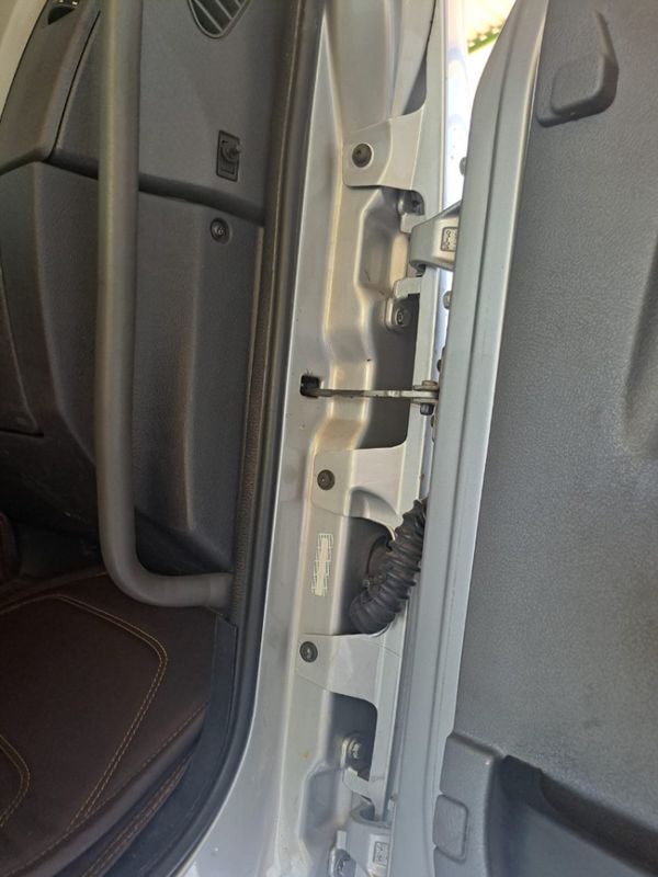 Volvo VM 270 6×2 2p Chassi 2013/2013 CAMINHÕES & CAMIONETAS PASSO FUNDO / Carros no Vale Volvo VM 270 6×2 2p Chassi 2013/2013 CAMINHÕES & CAMIONETAS PASSO FUNDO / Carros no Vale