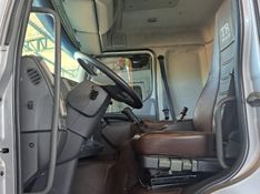 Volvo VM 270 6×2 2p Chassi 2013/2013 CAMINHÕES & CAMIONETAS PASSO FUNDO / Carros no Vale