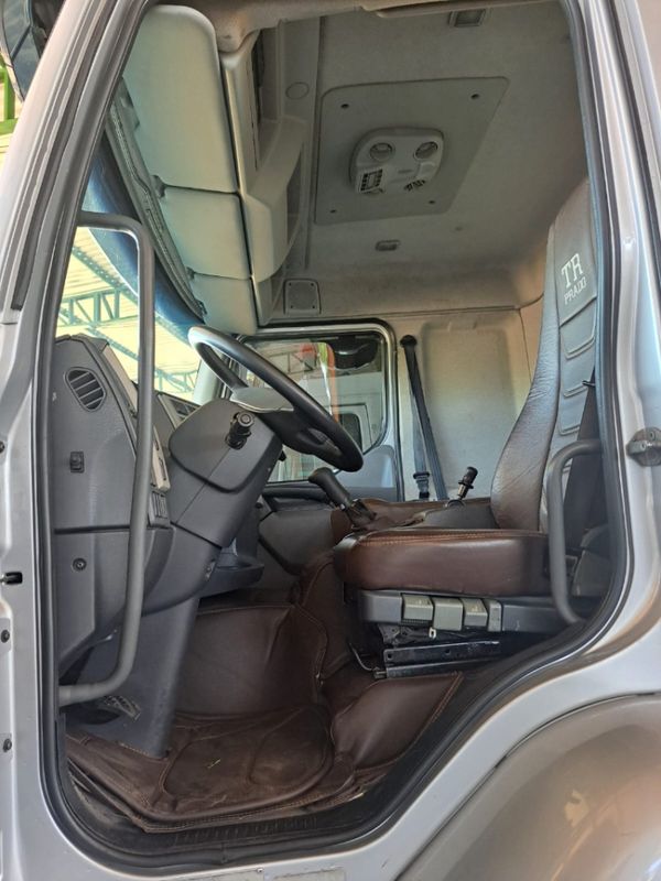 Volvo VM 270 6×2 2p Chassi 2013/2013 CAMINHÕES & CAMIONETAS PASSO FUNDO / Carros no Vale Volvo VM 270 6×2 2p Chassi 2013/2013 CAMINHÕES & CAMIONETAS PASSO FUNDO / Carros no Vale