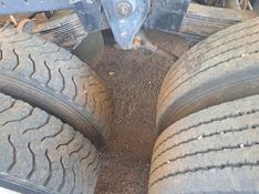 Volvo VM 270 6×2 2p Chassi 2013/2013 CAMINHÕES & CAMIONETAS PASSO FUNDO / Carros no Vale