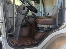 Volvo VM 270 6×2 2p Chassi 2013/2013 CAMINHÕES & CAMIONETAS PASSO FUNDO / Carros no Vale