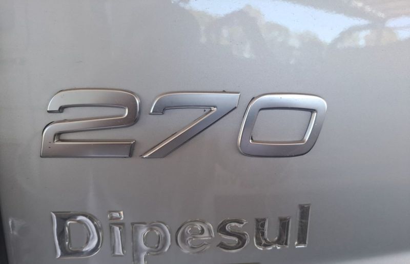 Volvo VM 270 6×2 2p Chassi 2013/2013 CAMINHÕES & CAMIONETAS PASSO FUNDO / Carros no Vale Volvo VM 270 6×2 2p Chassi 2013/2013 CAMINHÕES & CAMIONETAS PASSO FUNDO / Carros no Vale