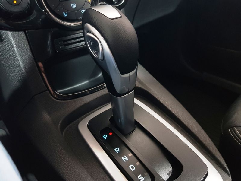 Ford FIESTA 1.6 TITANIUM HATCH 16V FLEX 4P POWERSHIFT 2014/2015 ADVANT AUTOMÓVEIS CAXIAS DO SUL / Carros no Vale