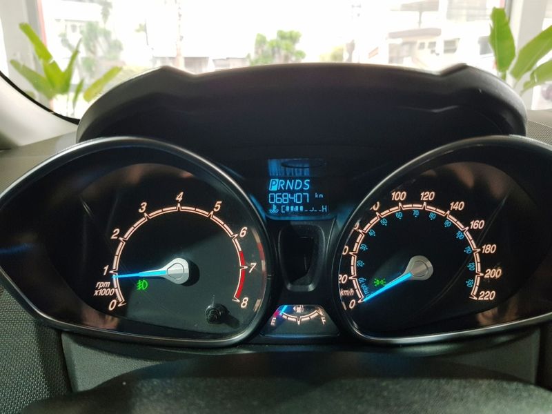 Ford FIESTA 1.6 TITANIUM HATCH 16V FLEX 4P POWERSHIFT 2014/2015 ADVANT AUTOMÓVEIS CAXIAS DO SUL / Carros no Vale