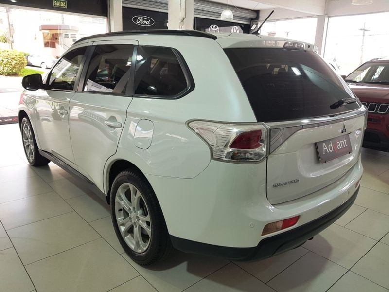 Mitsubishi OUTLANDER 2.0 16V GASOLINA 4P AUTOMÁTICO 2014/2015 ADVANT AUTOMÓVEIS CAXIAS DO SUL / Carros no Vale
