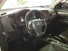 Mitsubishi OUTLANDER 2.0 16V GASOLINA 4P AUTOMÁTICO 2014/2015 ADVANT AUTOMÓVEIS CAXIAS DO SUL / Carros no Vale