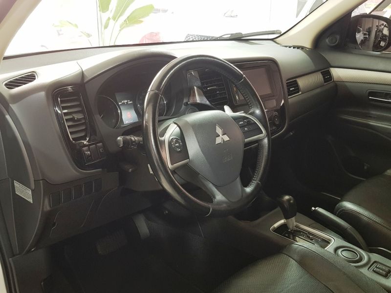 Mitsubishi OUTLANDER 2.0 16V GASOLINA 4P AUTOMÁTICO 2014/2015 ADVANT AUTOMÓVEIS CAXIAS DO SUL / Carros no Vale