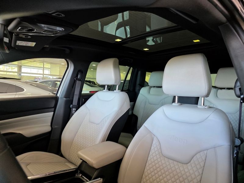 JEEP COMMANDER 1.3 T270 TURBO FLEX OVERLAND AT6 2023/2023 CARRO DEZ NOVO HAMBURGO / Carros no Vale JEEP COMMANDER 1.3 T270 TURBO FLEX OVERLAND AT6 2023/2023 CARRO DEZ NOVO HAMBURGO / Carros no Vale