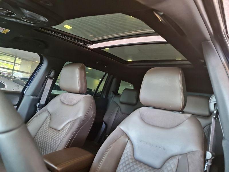 JEEP COMMANDER 1.3 T270 TURBO FLEX OVERLAND AT6 2022/2022 CARRO DEZ NOVO HAMBURGO / Carros no Vale