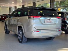 JEEP COMMANDER 1.3 T270 TURBO FLEX OVERLAND AT6 2023/2023 CARRO DEZ NOVO HAMBURGO / Carros no Vale