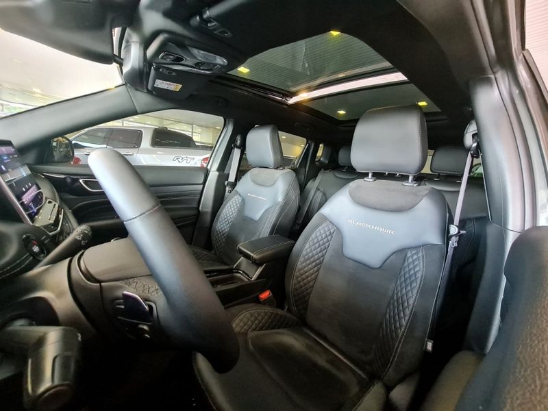 JEEP COMPASS 2.0 HURRICANE 4 TURBO GASOLINA BLACKHAWK AT9 2024/2025 CARRO DEZ NOVO HAMBURGO / Carros no Vale JEEP COMPASS 2.0 HURRICANE 4 TURBO GASOLINA BLACKHAWK AT9 2024/2025 CARRO DEZ NOVO HAMBURGO / Carros no Vale