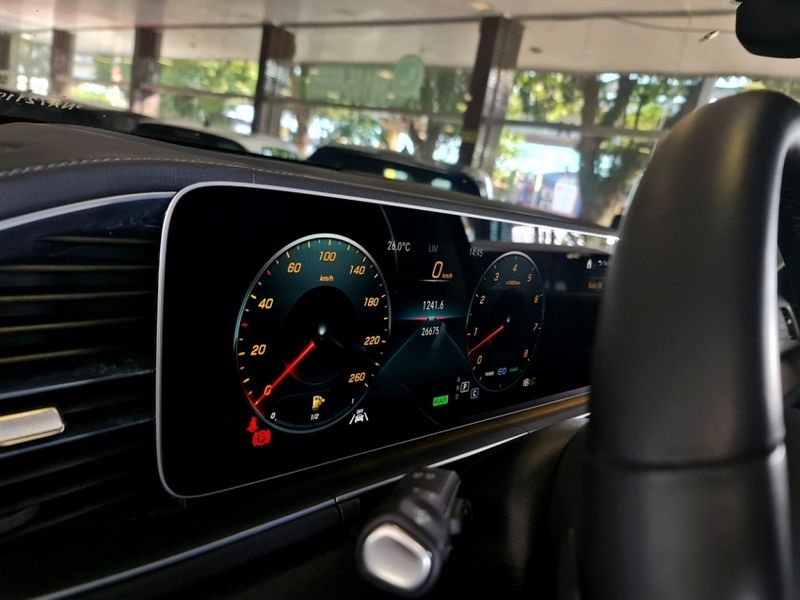 Mercedes-Benz GLS 450 3.0 I6 GASOLINA AMG LINE 4MATIC 9G-TRONIC 2022/2022 CARRO DEZ NOVO HAMBURGO / Carros no Vale