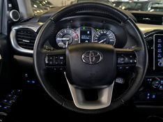 Toyota HILUX 2.8 D-4D TURBO DIESEL CD SRX 4X4 AUTOMÁTICO 2022/2022 CARRO DEZ NOVO HAMBURGO / Carros no Vale