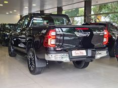 Toyota HILUX 2.8 D-4D TURBO DIESEL CD SRX 4X4 AUTOMÁTICO 2022/2022 CARRO DEZ NOVO HAMBURGO / Carros no Vale