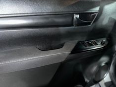 Toyota HILUX 2.8 D-4D TURBO DIESEL CHASSI 4X4 MANUAL 2023/2023 CARRO AUTOMARCAS CAXIAS DO SUL / Carros no Vale