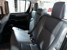 Toyota HILUX 2.8 D-4D TURBO DIESEL CHASSI 4X4 MANUAL 2023/2023 CARRO AUTOMARCAS CAXIAS DO SUL / Carros no Vale