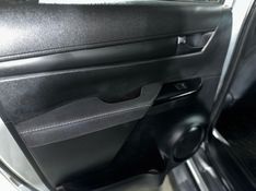 Toyota HILUX 2.8 D-4D TURBO DIESEL CHASSI 4X4 MANUAL 2023/2023 CARRO AUTOMARCAS CAXIAS DO SUL / Carros no Vale