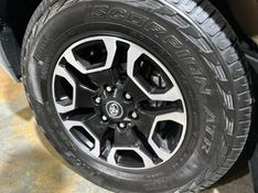 Toyota HILUX 2.8 D-4D TURBO DIESEL CHASSI 4X4 MANUAL 2023/2023 CARRO AUTOMARCAS CAXIAS DO SUL / Carros no Vale