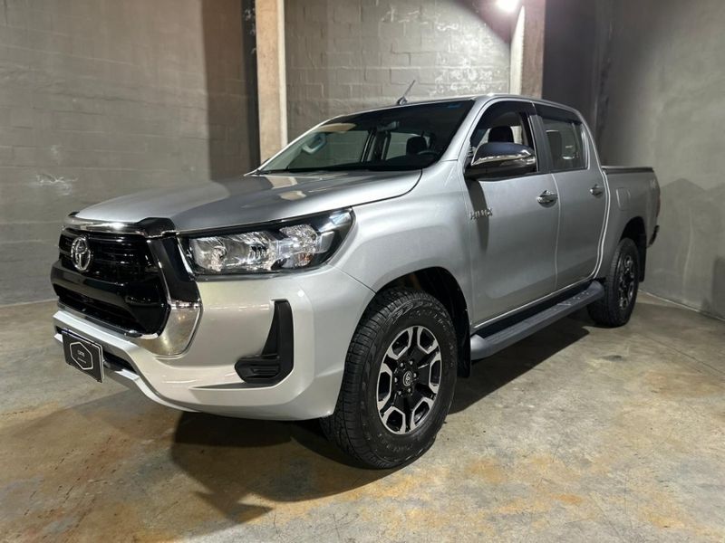 Toyota HILUX 2.8 D-4D TURBO DIESEL CHASSI 4X4 MANUAL 2023/2023 CARRO AUTOMARCAS CAXIAS DO SUL / Carros no Vale Toyota HILUX 2.8 D-4D TURBO DIESEL CHASSI 4X4 MANUAL 2023/2023 CARRO AUTOMARCAS CAXIAS DO SUL / Carros no Vale