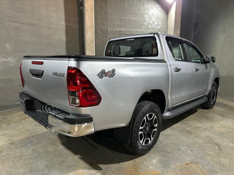 Toyota HILUX 2.8 D-4D TURBO DIESEL CHASSI 4X4 MANUAL 2023/2023 CARRO AUTOMARCAS CAXIAS DO SUL / Carros no Vale Toyota HILUX 2.8 D-4D TURBO DIESEL CHASSI 4X4 MANUAL 2023/2023 CARRO AUTOMARCAS CAXIAS DO SUL / Carros no Vale