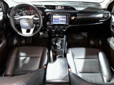 Toyota HILUX 2.8 D-4D TURBO DIESEL CHASSI 4X4 MANUAL 2023/2023 CARRO AUTOMARCAS CAXIAS DO SUL / Carros no Vale