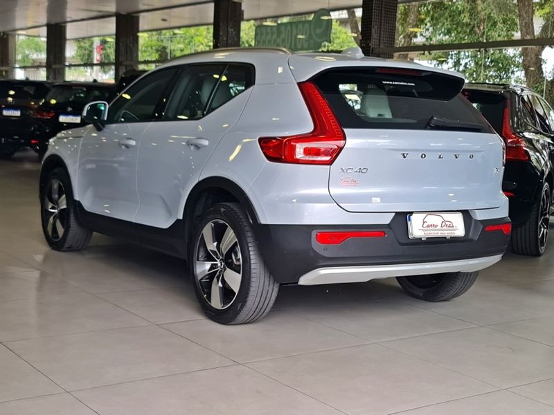 Volvo XC40 2.0 T4 GASOLINA MOMENTUM GEARTRONIC 2020/2020 CARRO DEZ NOVO HAMBURGO / Carros no Vale