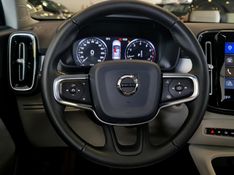 Volvo XC40 2.0 T4 GASOLINA MOMENTUM GEARTRONIC 2020/2020 CARRO DEZ NOVO HAMBURGO / Carros no Vale